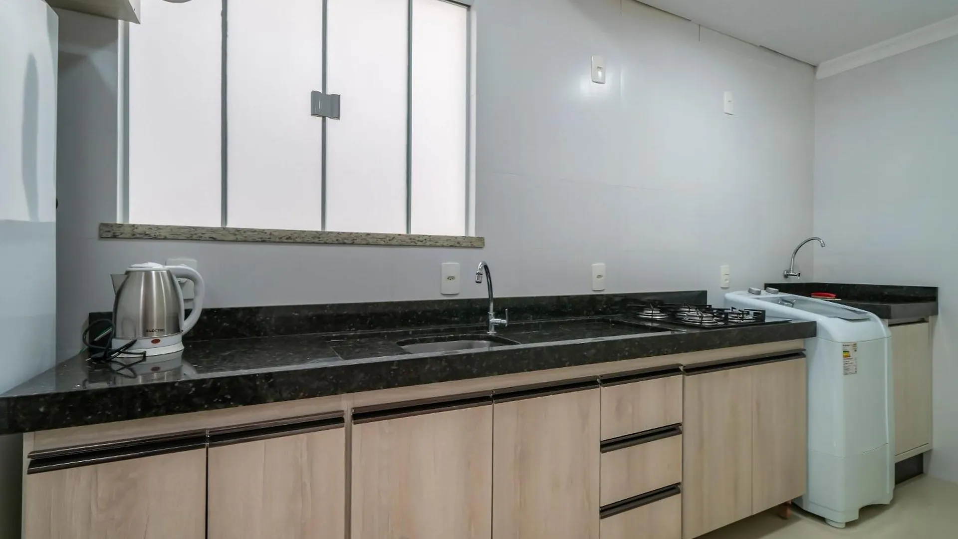 Aluguel Apartamento 3 Quartos S 1 Suite Bombas 0*,