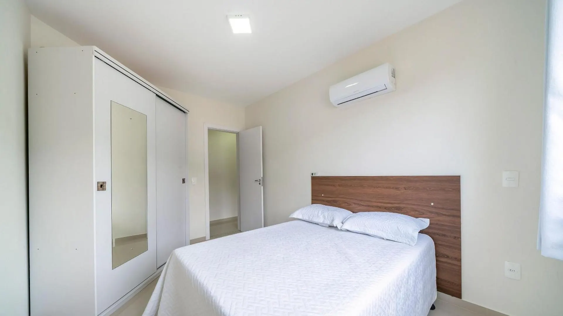 Aluguel Apartamento 3 Quartos S 1 Suite Bombas