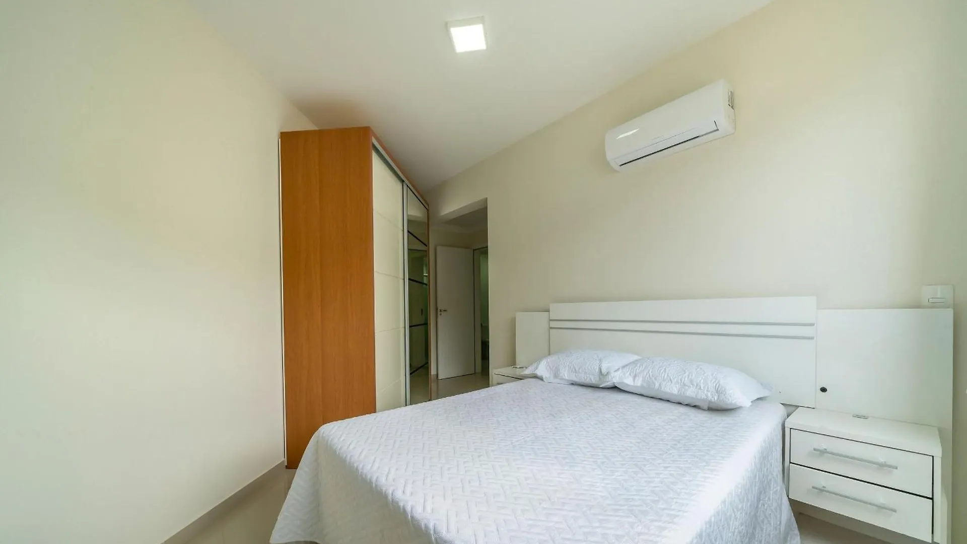 Aluguel Apartamento 3 Quartos S 1 Suite Bombas