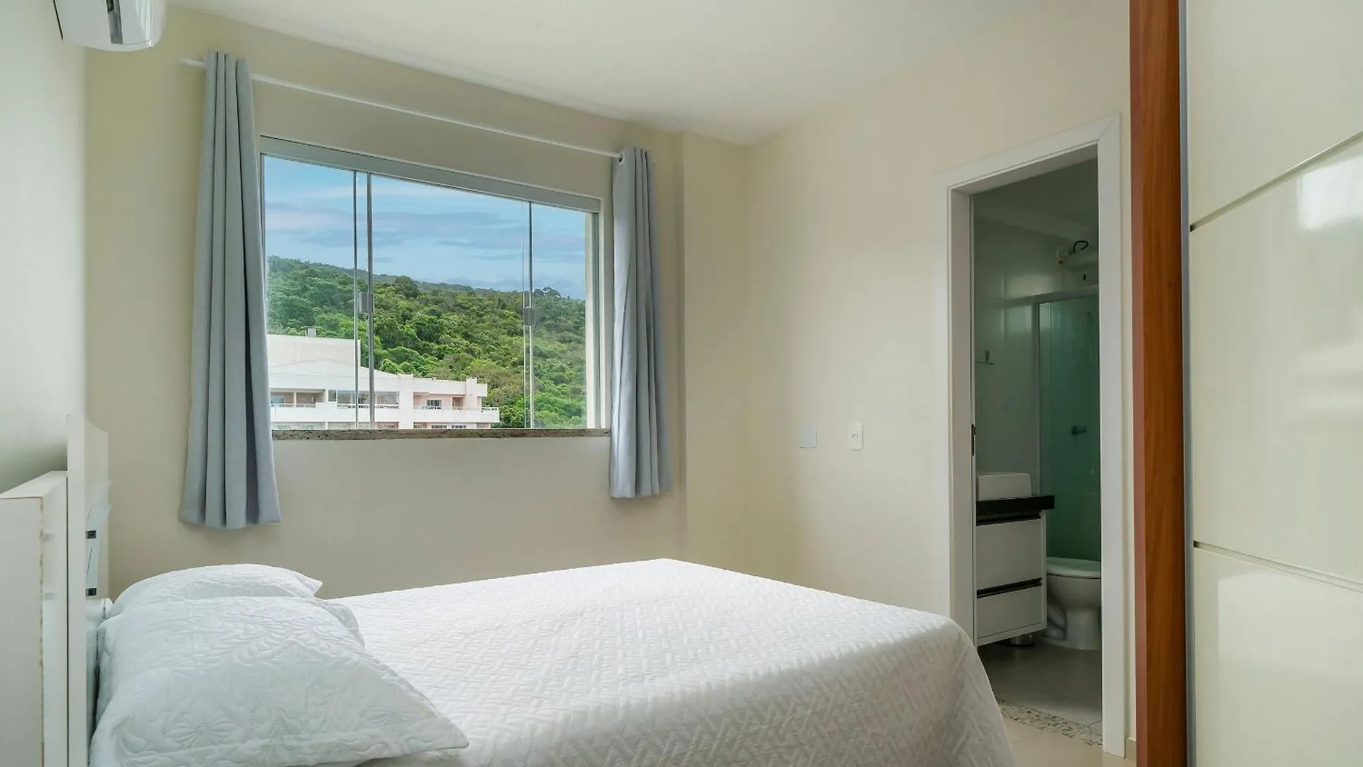 Aluguel Apartamento 3 Quartos S 1 Suite Bombas Apartment