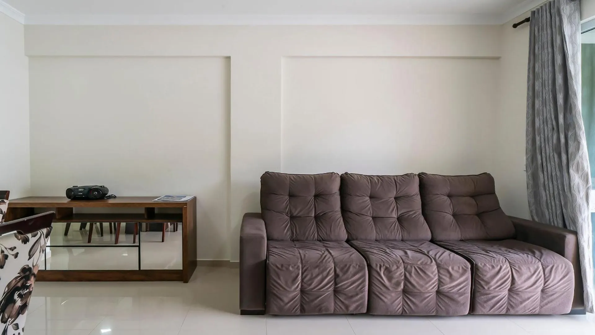 Aluguel Apartamento 3 Quartos S 1 Suite Bombas